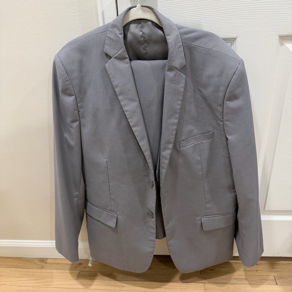 Braveman Men Suit 48R - With Pants 42W And Vest